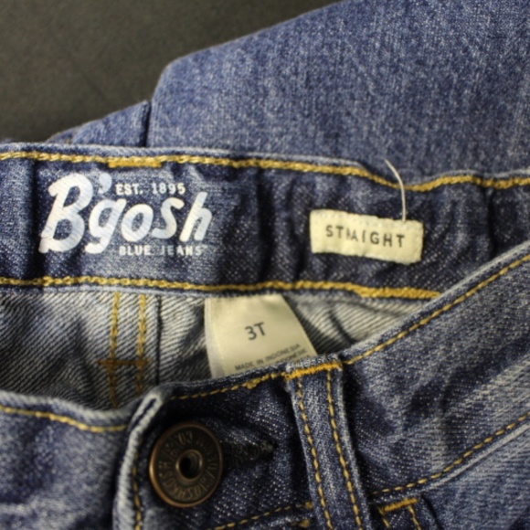 Straight Legged Jeans - Picture 2 of 3